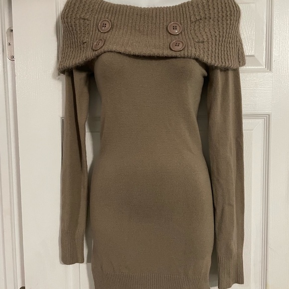 Tan coloured off shoulder sweater dress by le Chateau size XXS - Picture 2 of 5